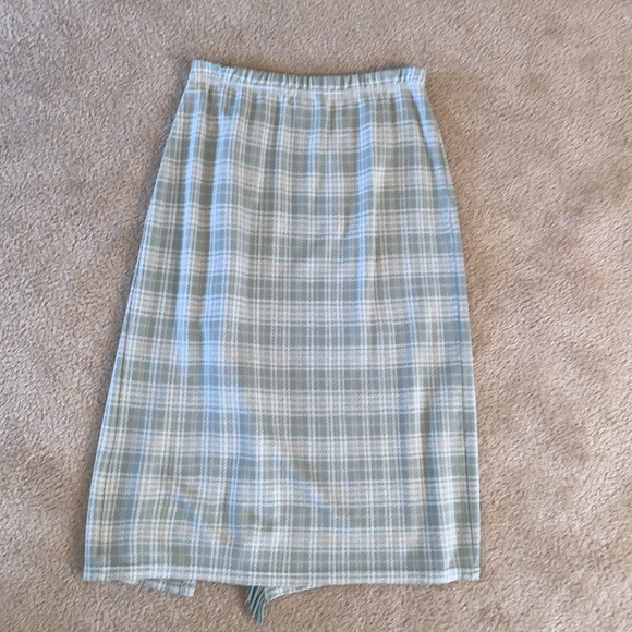 Lemmie for Nina Leonard 2 piece set: sweater and skirt, Size Small - Picture 9 of 14